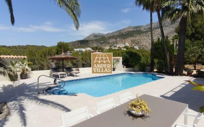 An exclusive property, offering privacy and surrounded by nature